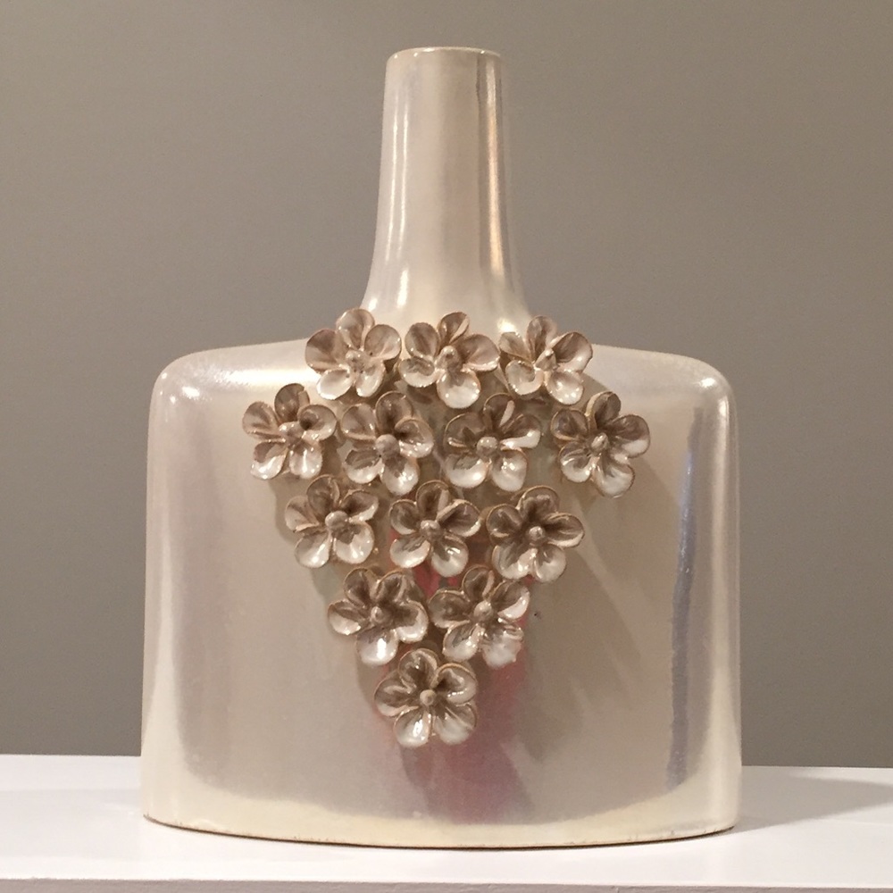 Beige vase